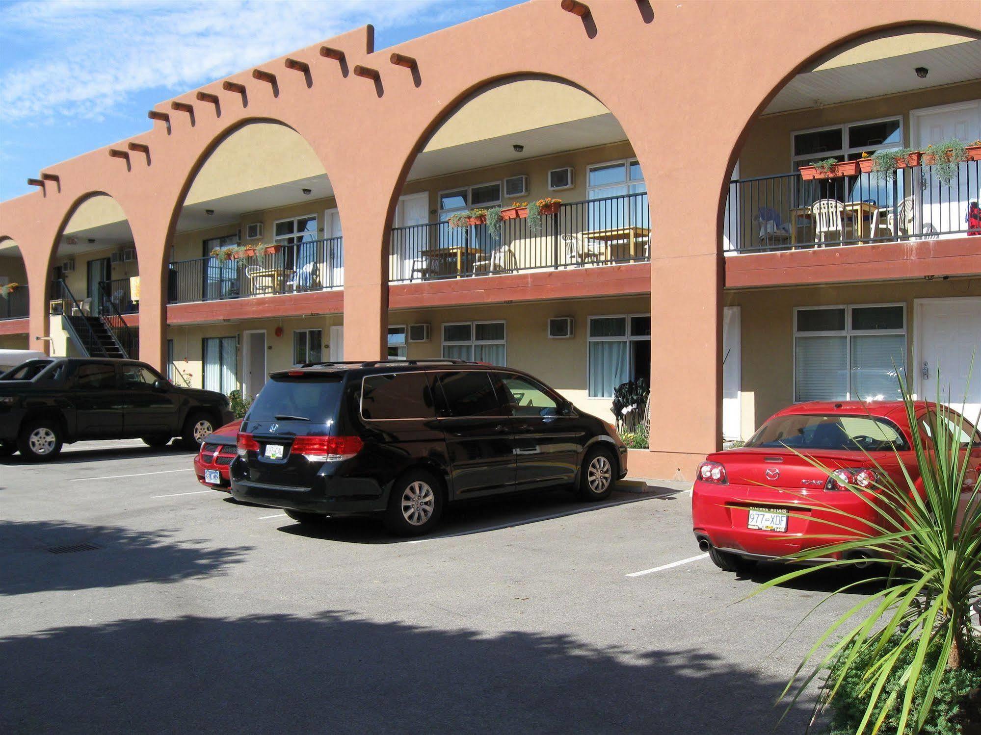 Desert Surfside Waterfront Accommodations Osoyoos Kültér fotó